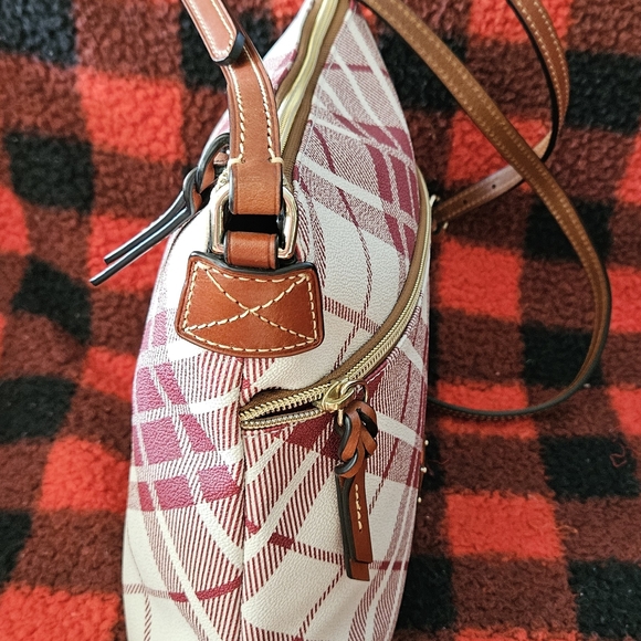 Dooney & Bourke Cranberry Crossbody/Shoulder Coated Cotton w/Leather Excellent - Picture 5 of 16